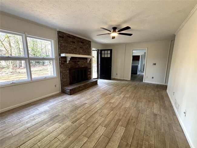 Photo - 2305 Eastgate Dr SW