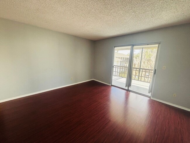 Photo - 2/1 Clean apartment