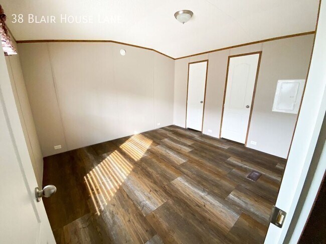 Photo - 38 Blair House Ln