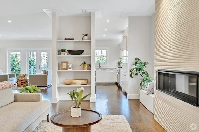Building Photo - 71 Babcock St Rental
