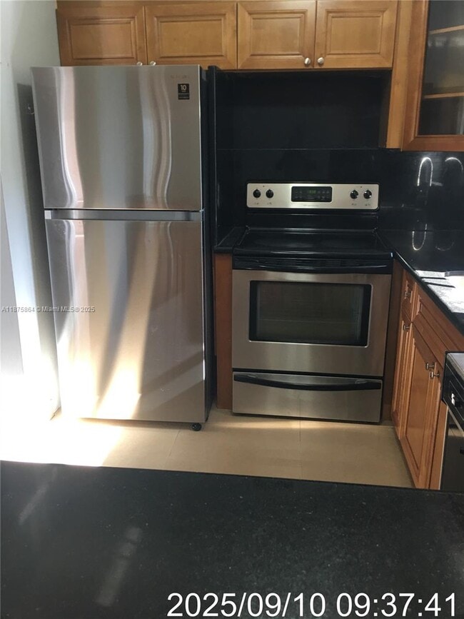 Photo - 5825 W 25th Ct Unidad 304