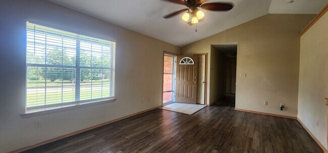 Photo - 6840 NW Willow Springs Dr