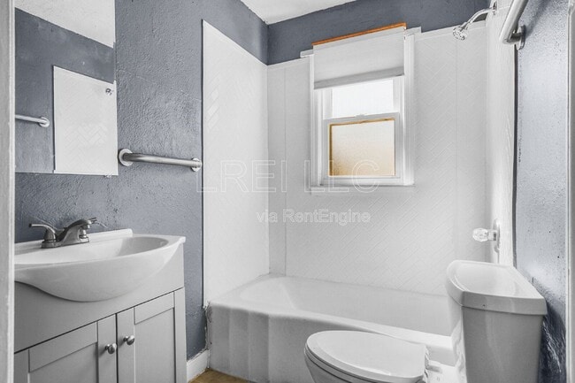 Photo - 1443 S 32nd St Unit 2