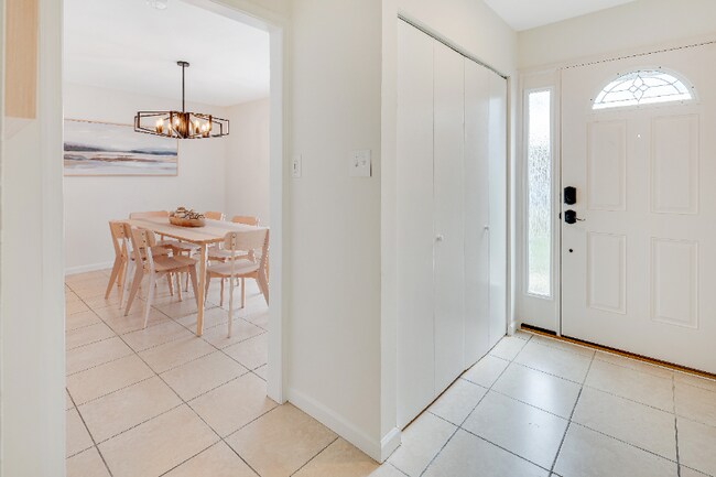 Photo - 428 Reneau Way