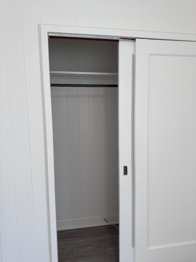 Photo - 2 Bed/1 Bath/ 1 Parking w/ Split A/C unit