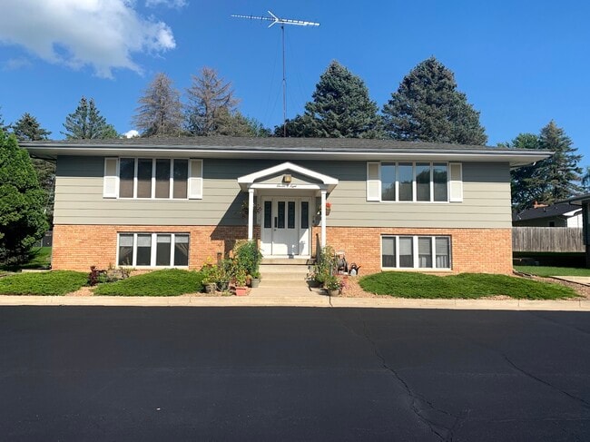 1104 3rd St SW Unit 1