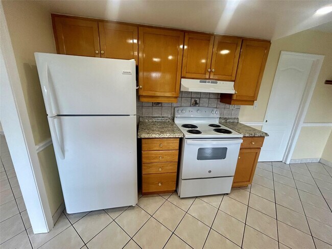 Photo - 6730 NW 9th St