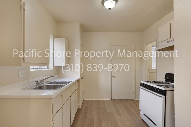 Photo - 839 Bartlett St Unit 841 1/2