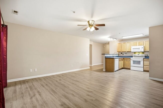 Photo - 3 Bedroom 2 Bath Unit 3000 Trailwood Pines Lane  -  103