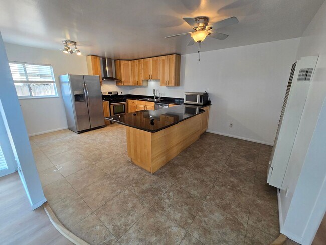 Photo - Pacific Beach 2-br House + Garage