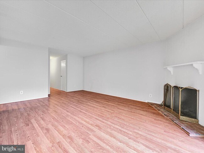 Photo - 411 Conestoga Rd Unit 33