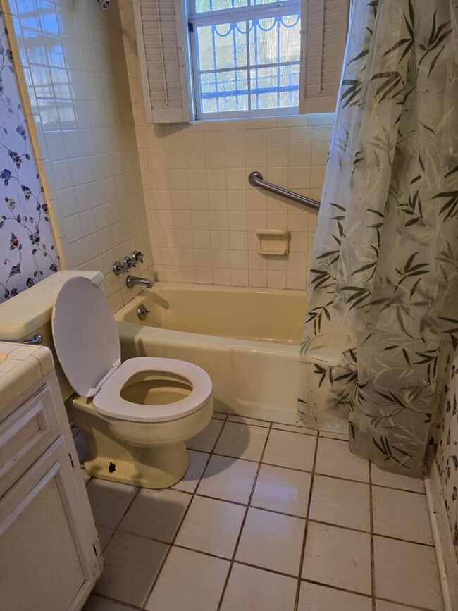 Photo - 1435 Mockingbird Ln
