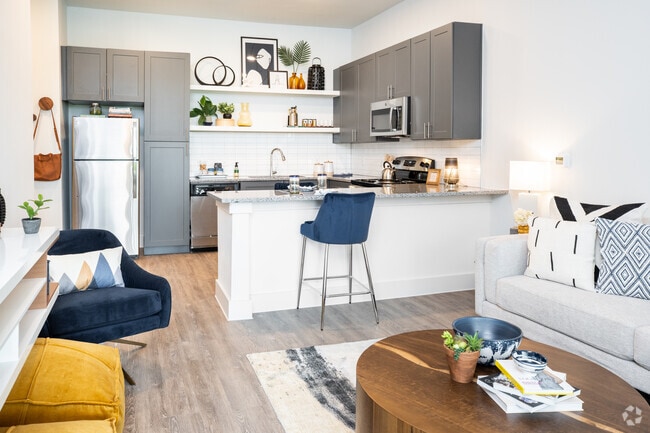 1BR, 1BA - 615SF