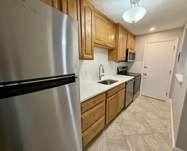 Building Photo - 5 Washington St Unit B2