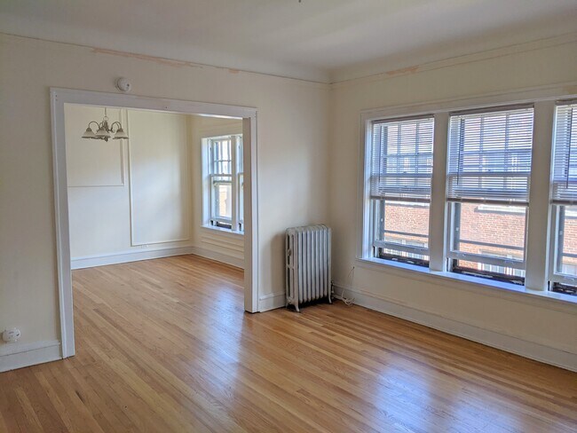 Photo - 731 Hinman Ave Unit 3E