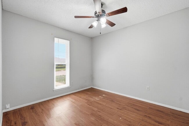 Photo - 4934 Greenslope Dr