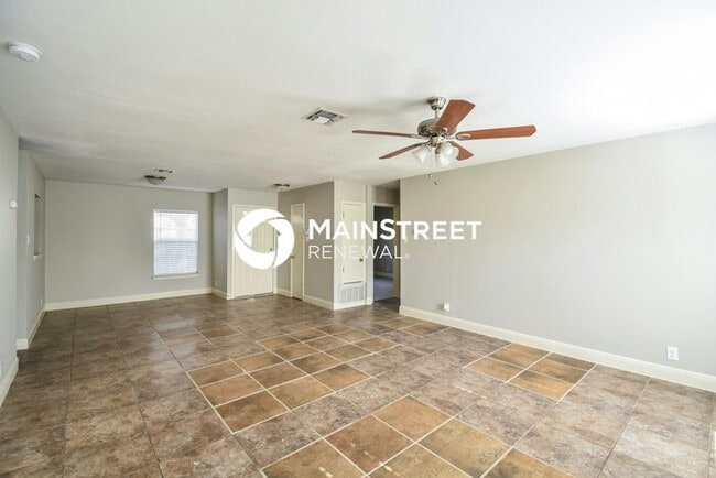 3 Bedroom Pet-Friendly Home in San Antonio, TX with Main Street Renewal