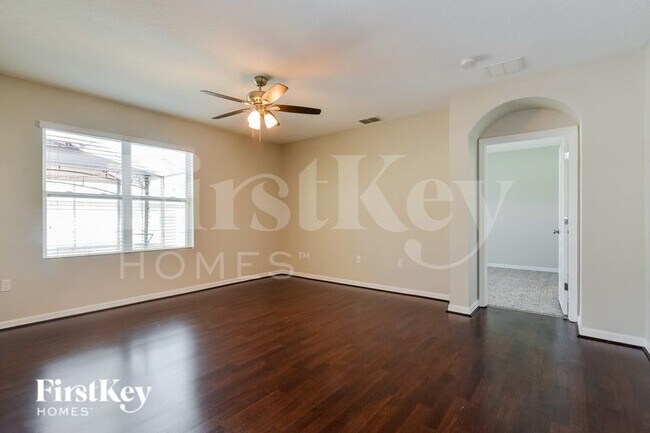 915 Freedom Blvd