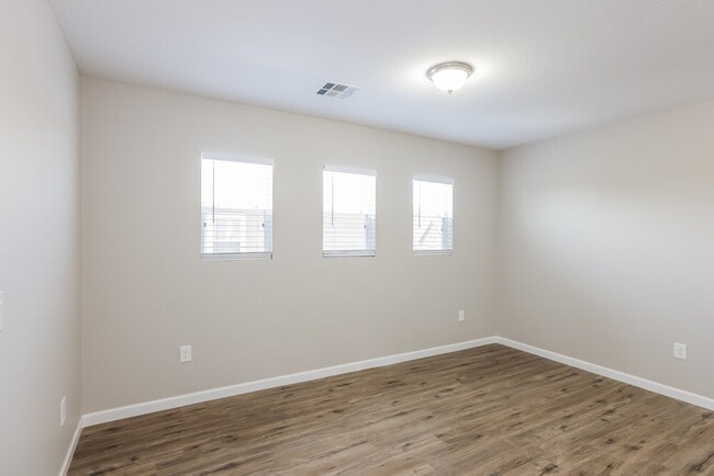 Photo - 35013 N 30th Dr