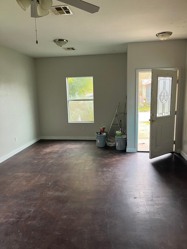 Photo - 1106 Jones St