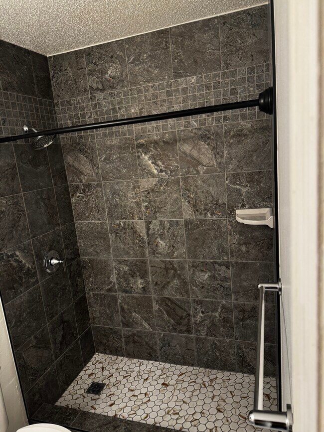 Photo - 1601 N Innsbruck Dr Unidad Black Forest Condos