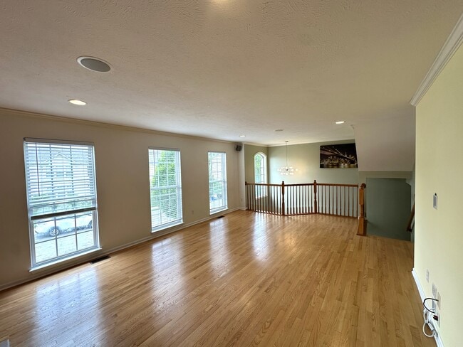 Photo - 189 Blue Grass Cir