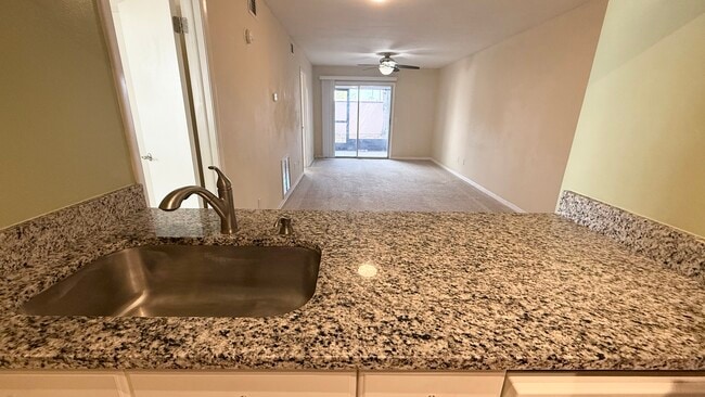 Photo - 3802 N Oak Dr Unidad W11