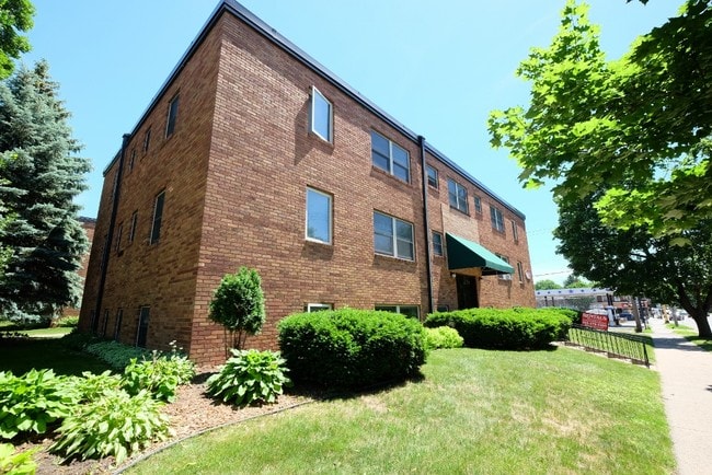 Building Photo - Iglehart Court Rental