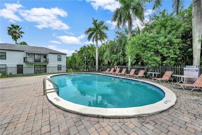 Colonial Village - 7550 Stirling Rd