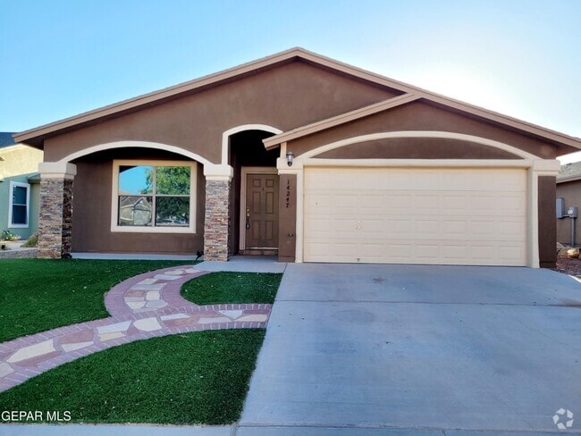 Building Photo - 14247 Hacienda Rock Dr Rental