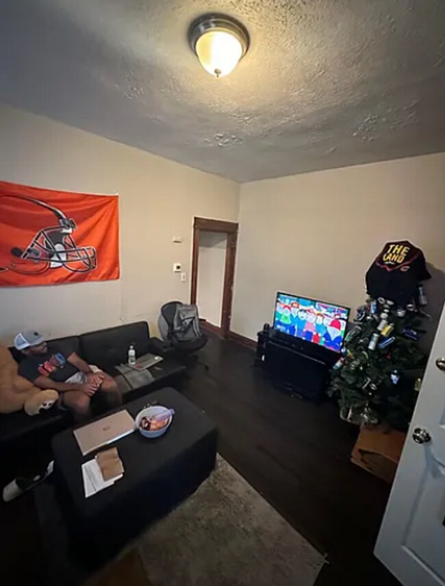 Photo - 5 Bedroom House Available Next to UC Campus