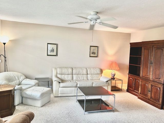 Photo - 715 Normandy O