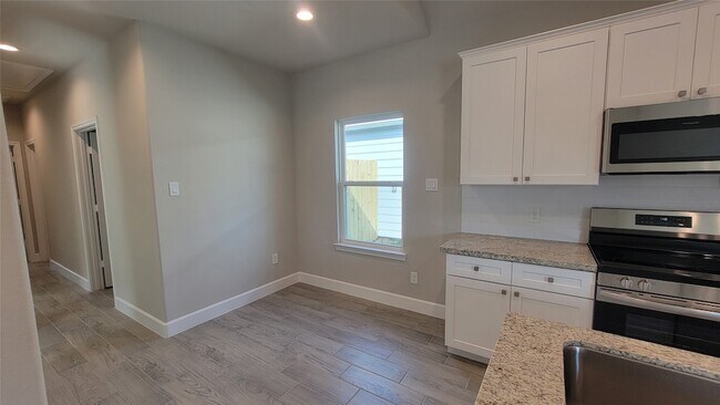 Photo - 11917 Nelwood St