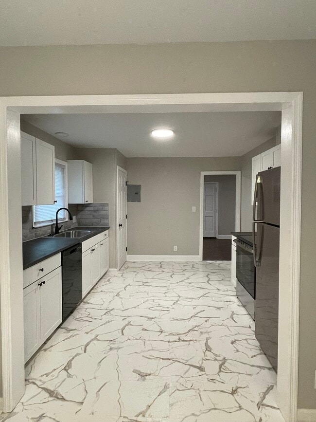 Photo - 909 Sandalwood Dr