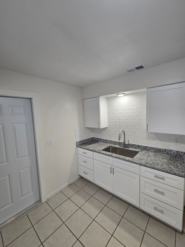 Photo - 2 BEDROOM, 1 BATH APARTMENT HOME - PINELLAS PARK