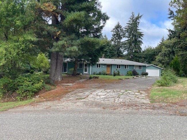 Building Photo - Central Kitsap Rambler 3 Bed 1.5 Bath 2 ca...