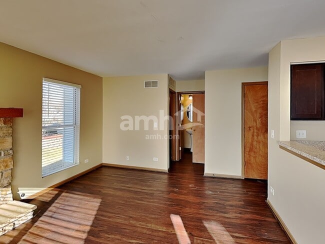 Photo - 547 Greystone Ln