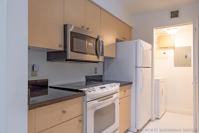 Photo - 2451 Centergate Dr Unit 208