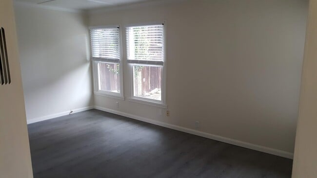 Photo - 663 Rose Ave