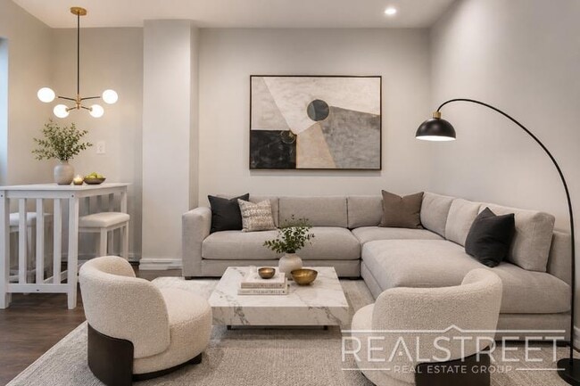 Photo - Stunning NEW 1 BED in PLG! Unit 4E