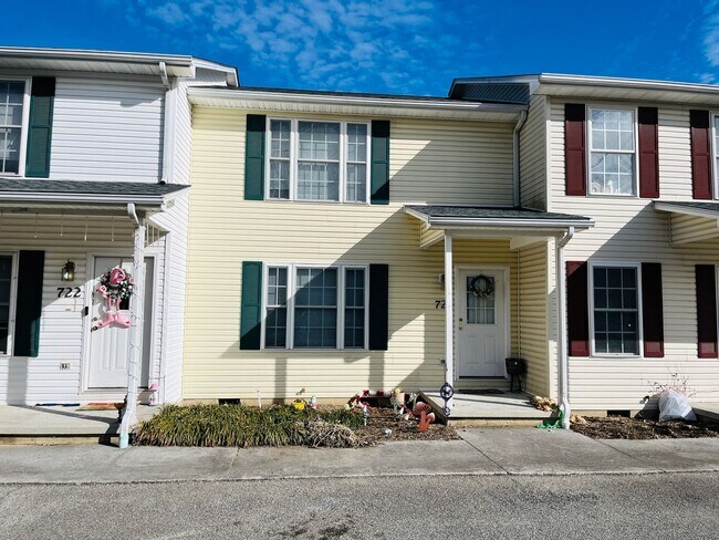 Photo - 724 Park St