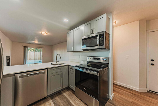 Building Photo - 6731 Dublin Loop W Rental