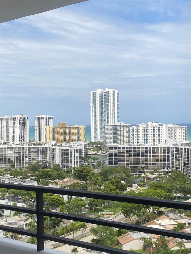 Photo - 2500 Parkview Dr Unit 2103