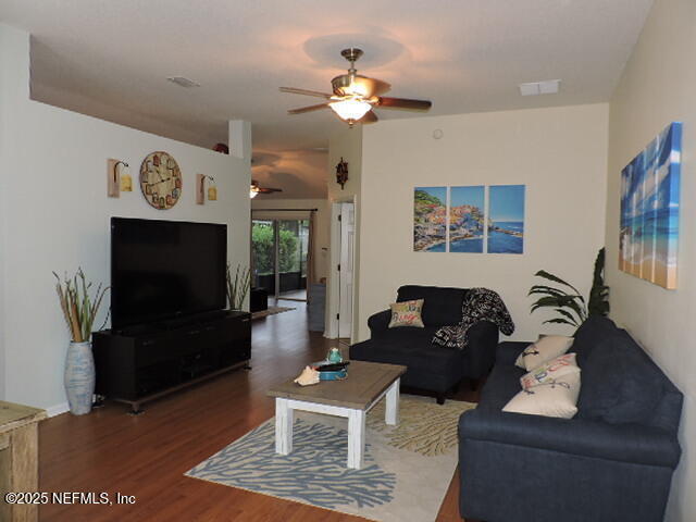 Photo - 1701 Covington Ln