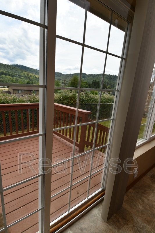 Photo - 2923 NE Denn Ave