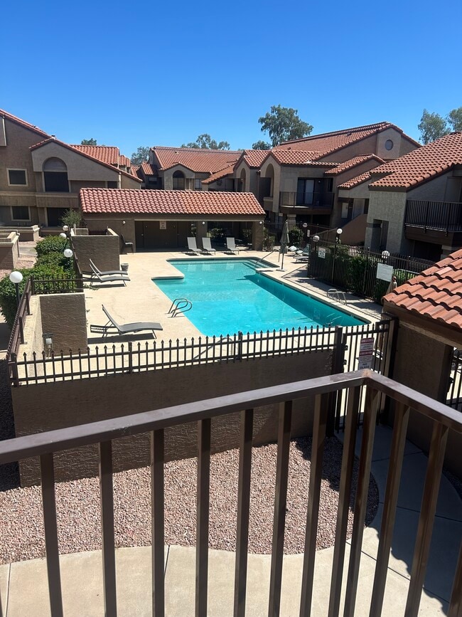 Building Photo - 1905 E University Dr Unit H244