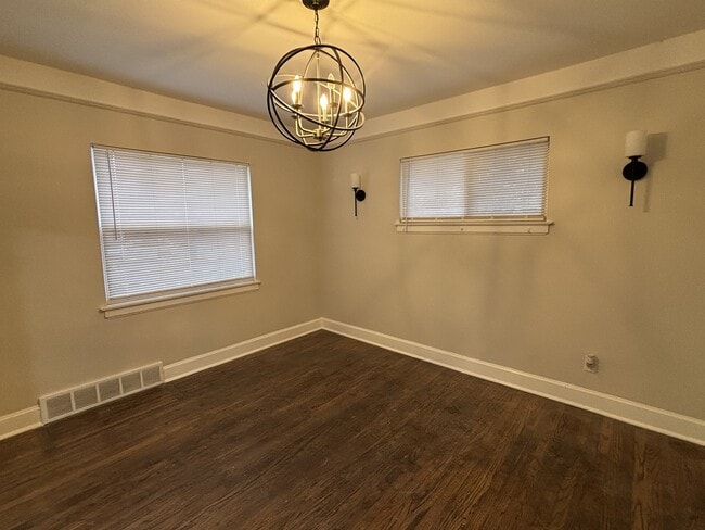 Photo - 8817 Marseilles St