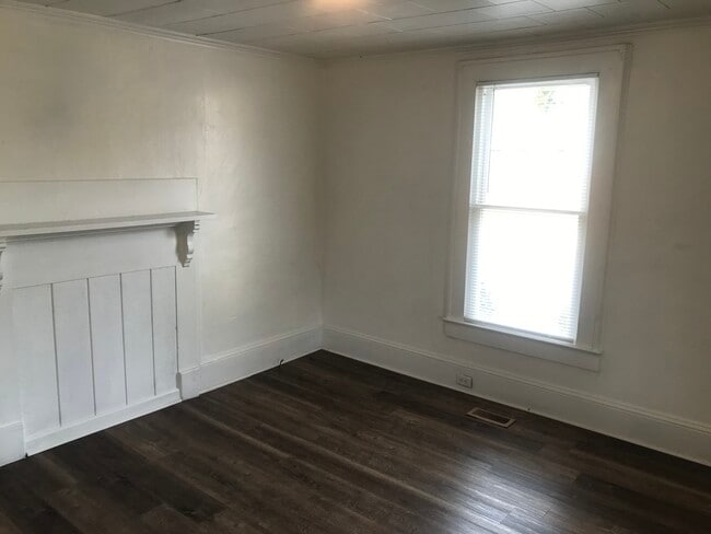 Photo - 1111 N George St