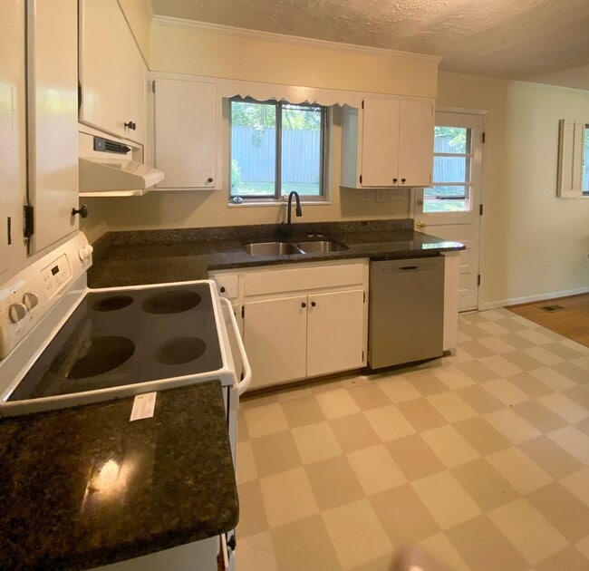 Photo - SINGLE FAMILY HOME IN THE CITY