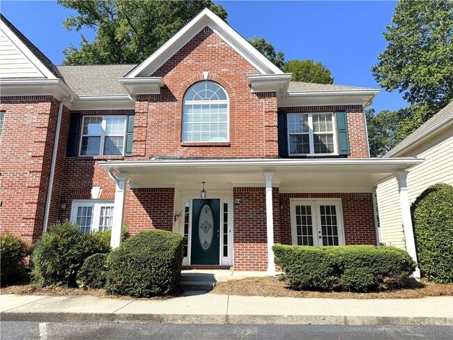 Building Photo - 2075 Pine Tree Dr Rental